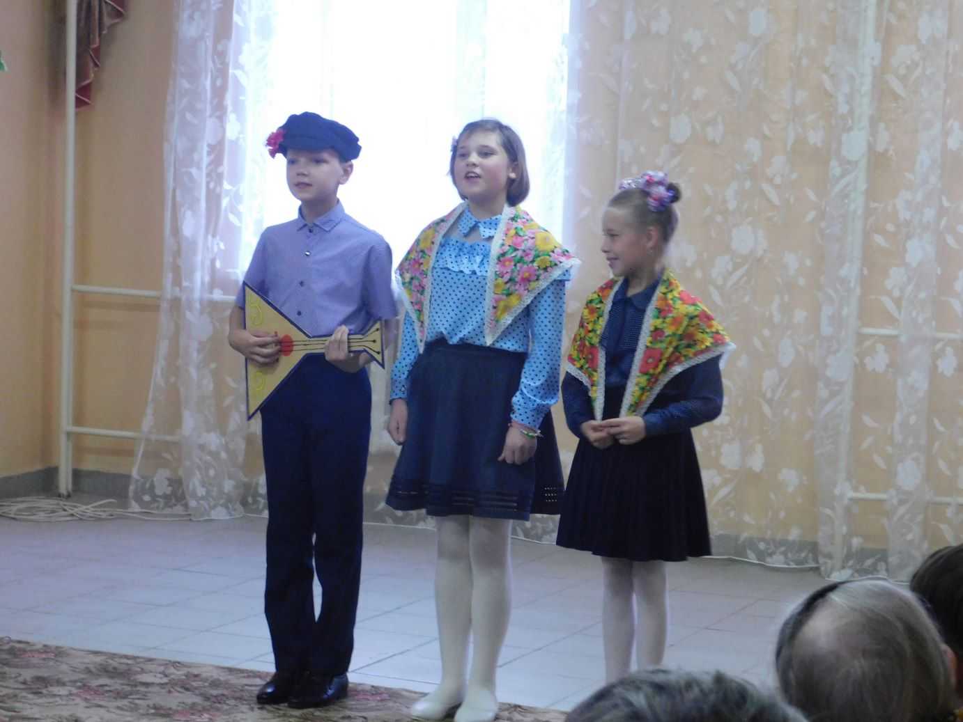 13 октября к нам в гости с концертной программой приезжали ребята и педагоги ГБУ «СРЦН городского округа г. Шахунья» село Верховское. 