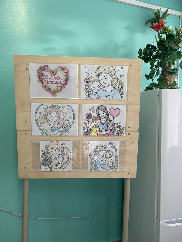 Вот такие замечательные «вернисажи» получились у наших художников!