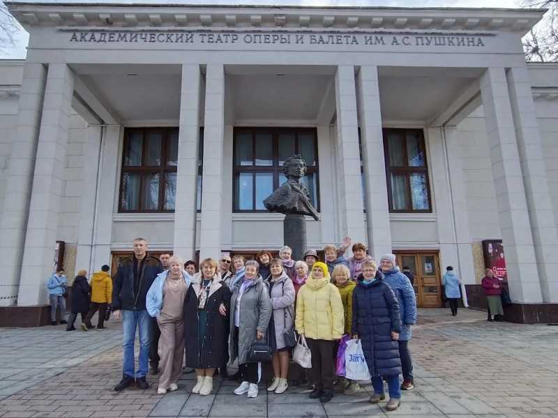 Воскресный день - лучшее время для посещения театра! 