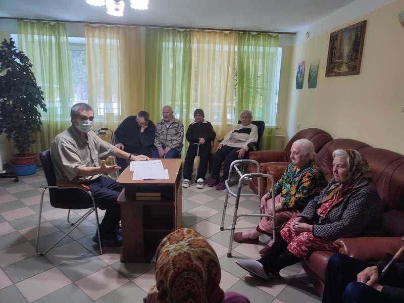 28 ноября в нашем доме - интернате состоялась встреча с Нижегородским писателем Вавилычевым Сергеем Евгеньевичем 
