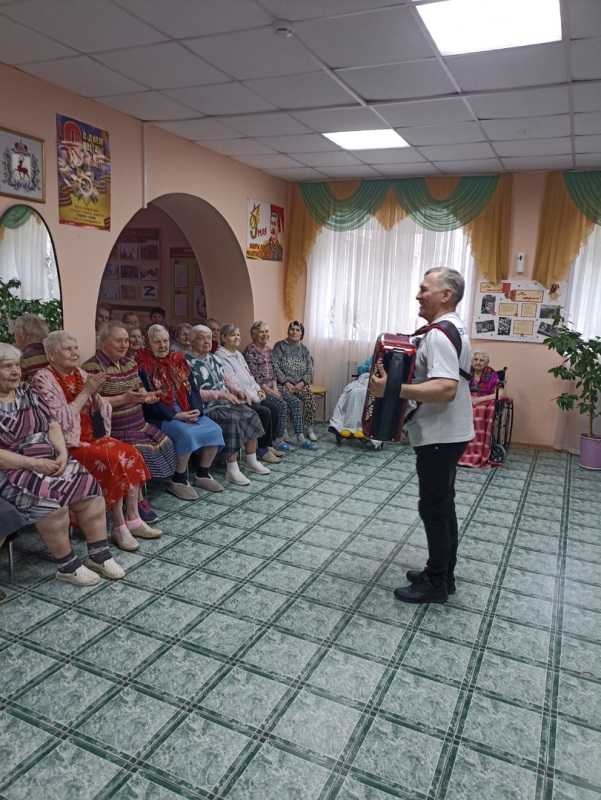 В завершение празднования 80-летия Победы в Великой Отечественной войне в наш дом-интернат приехали в гости наши давние друзья - Волонтеры Победы!