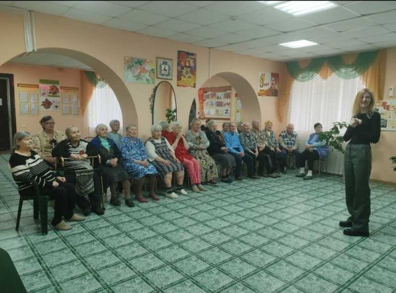 Сотрудники библиотеки имени И.В. Мичурина и Соседского центра 