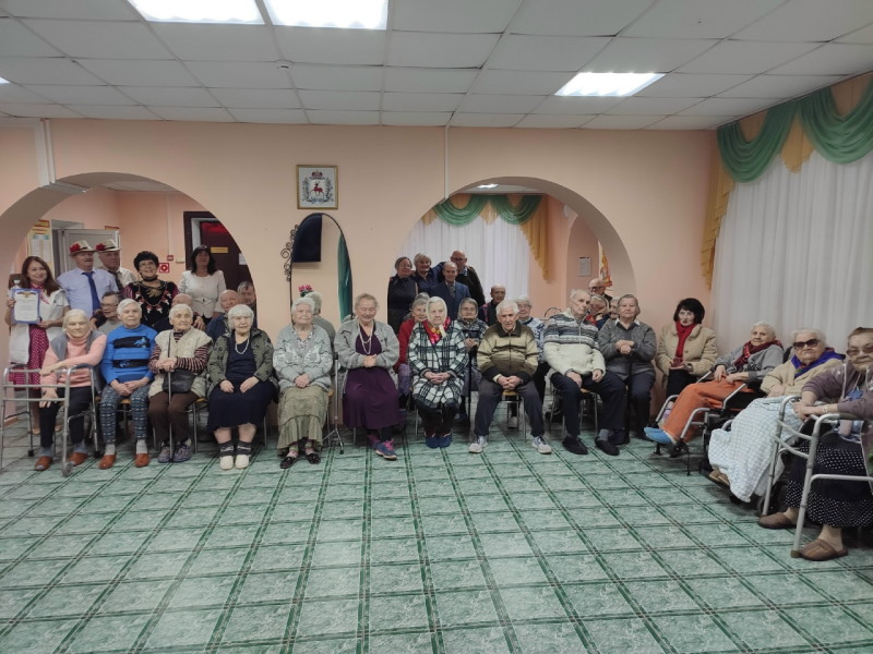 Сегодня у наших проживаюших было настоящее праздничное настроение благодаря выступлению необычных артистов театра Добро Центр 