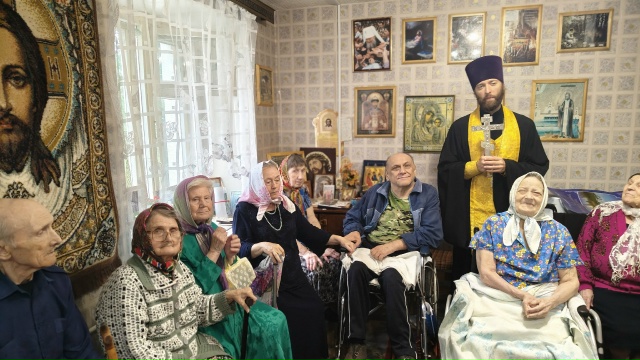 30 июля наш дом-интернат посетил иерей храма Сергия Радонежского г.Нижнего Новгорода Павел Молоштан. 