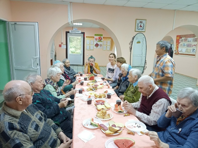 В наш Дом-интернат по многолетней традиции приехали наши добрые друзья - волонтеры. 