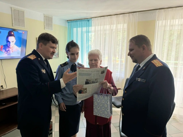 Представители Центрального МСУТ СК, посетившие ГБУ «Нижегородский дом-интернат для ветеранов войны и труда», поздравили педагогов и воспитателей с Днём учителя.