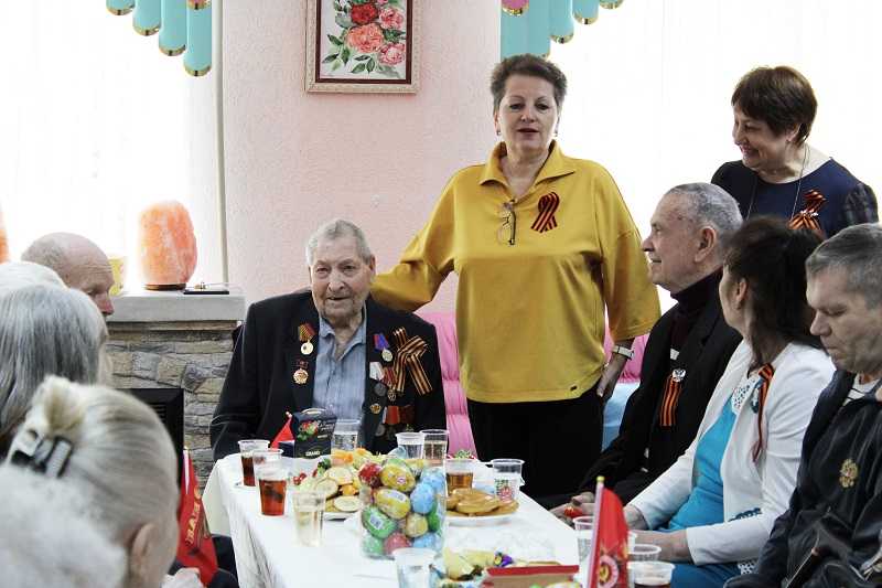 Поздравление от директора учреждения Торгашевой Л.Е. с наступающим Днем Победы!!!
