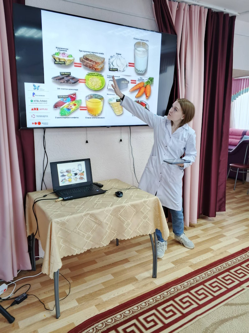 Беседу с проживающими провела специалист ГБУЗ НО «Городской поликлиники № 7» г.Н.Новгорода.