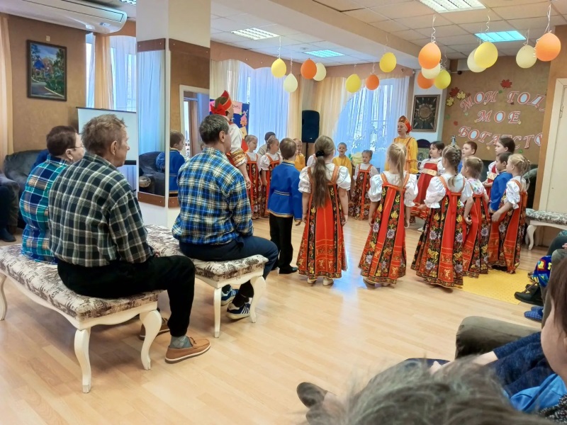 «Тёплые ноты добра: концерт воспитанников детского сада №21 „Росинка“ в Выксунском доме‑интернате»